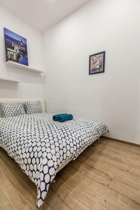 Designer Dream Home In The Ruin Bar District W A/C بودابست المظهر الخارجي الصورة